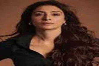 भूत बंगला में हुयी तब्बू की एंट्री