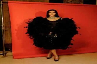 सोनम कपूर ने सब्यासाची के 25वें वर्षगांठ समारोह में बिखेरा जलवा