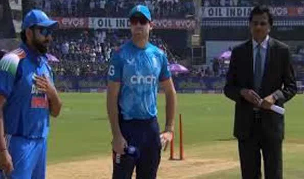 इंग्लैंड ने टॉस जीतकर पहले बल्लेबाजी करने का किया फैसला