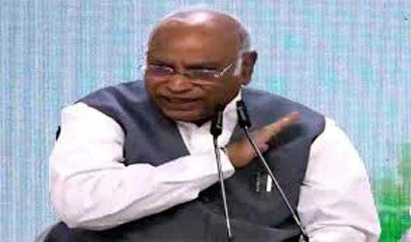 दिल्ली की जनता के मुद्दों के लिए हमारी लड़ाई नहीं रुकेगी : खरगे