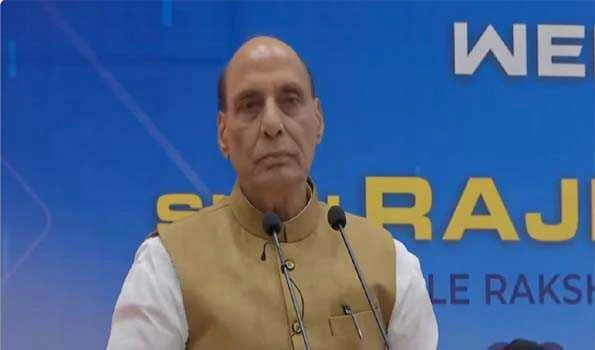 प्रौद्योगिकी में हो रहे बदलावों को मौजूदा परियोजनाओं में शामिल करें वैज्ञानिक: राजनाथ