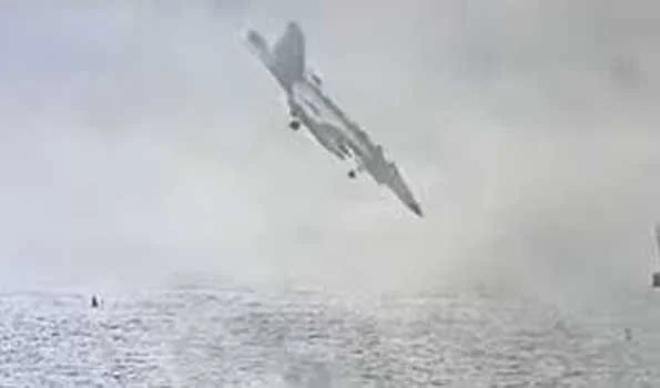सैन डिएगो खाड़ी में अमेरिकी सैन्य विमान दुर्घटनाग्रस्त