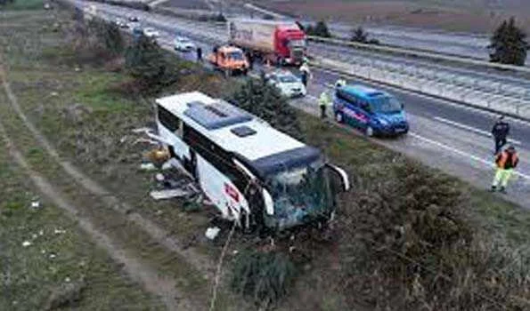 उत्तर-पश्चिम तुर्की में बस दुर्घटना में 37 लोग घायल