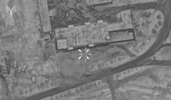 संदिग्ध इजरायली हवाई हमलों ने सीरिया में सैन्य ठिकानों को बनाया निशाना