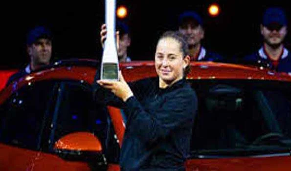 जेलेना ओस्टापेंको ने आर्यना सबालेंका को हराकर जीता स्टटगार्ट का खिताब