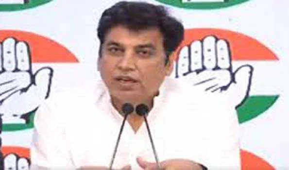 दिल्ली के अस्पतालों को दुरुस्त करने के लिए कदम उठाए सरकारः यादव