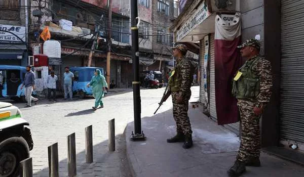 पर्यटकों पर हमले के विरोध में कश्मीर रहा बंद