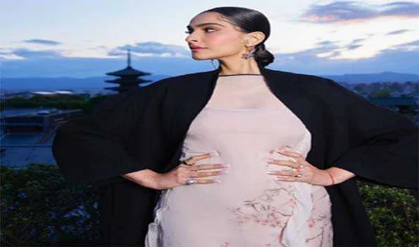 सोनम कपूर ने डियोर ऑटम शो 2025 ने बिखेरा जलवा