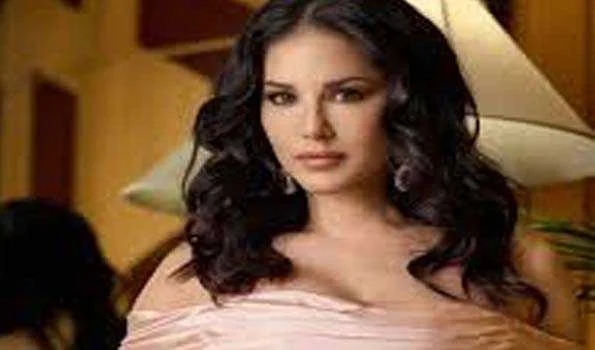 44 वर्ष की हुयी सनी लियोनी