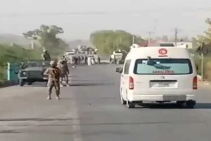 पाकिस्तान में स्कूल बस पर विद्रोहियों के हमले में पांच लोगों की मौत