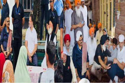 राहुल, जावेद ने पुंछ में गोलाबारी प्रभावित परिवारों से की मुलाकात