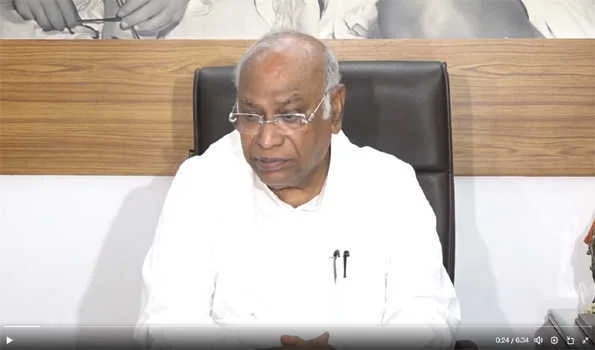 संकट की घड़ी में सरकार के साथ खड़ा है विपक्ष: खरगे