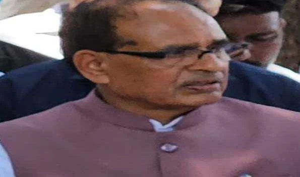 उद्योगों को दुनिया को कृषि यंत्र निर्यात करने की दिशा में भी काम करना चाहिए: शिवराज