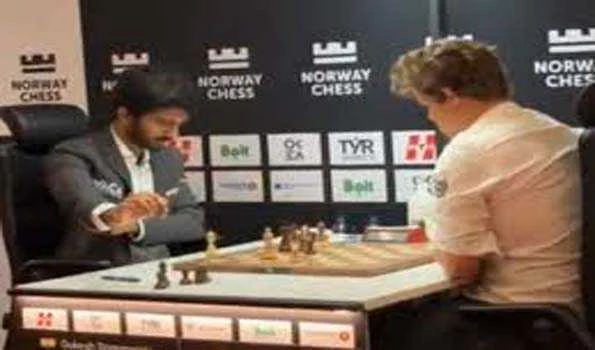 डी गुकेश ने विश्व नंबर वन मैग्नस कार्लसन को हराया