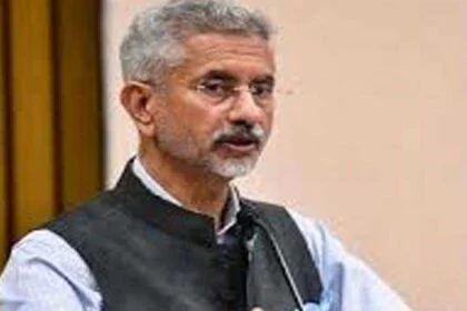 देश के आगे एक परिवार को तवज्जों देने के लिए संविधान और लोकतंत्र को कुचला गया : जयशंकर