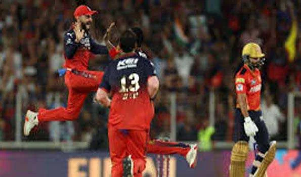 पंजाब किंग्स को छह रन से हराकर रॉयल चैलेंजर्स बेंगलुरु ने जीता आईपीएल 2025  खिताब