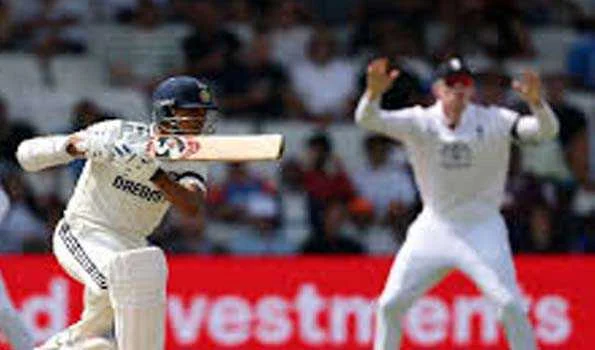 भारत ने भोजनकाल तक दो विकेट खोकर 92 रन बनाये