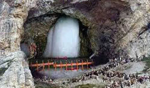 अमरनाथ तीर्थयात्रियों का सातवां जत्था जम्मू से पवित्र गुफा के लिए रवाना