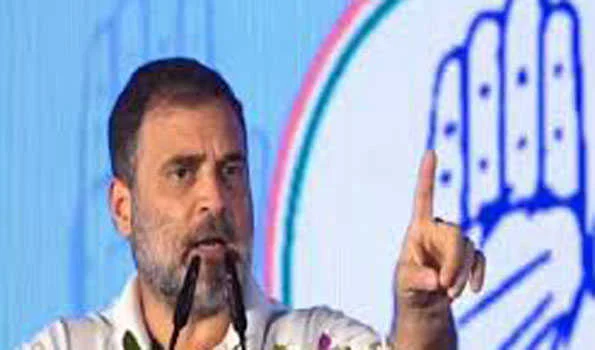 ओडिशा के जंगल, ज़मीन सब मित्रों के हवाले कर रहे हैं मोदी : खरगे-राहुल