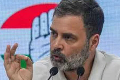 ट्रम्प के मामले में गोल मोल जवाब दे रहे हैं मोदी : राहुल-प्रियंका