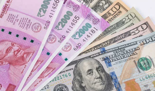 डॉलर के मुकाबले रुपया 25 पैसे मजबूत हो 85.51 पर बंद