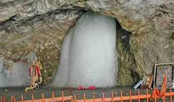 बम बम भोले के जयकारों के साथ अमरनाथ तीर्थयात्रियों का पांचवां जत्था जम्मू से रवाना