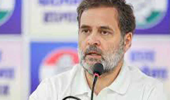 बिहार को लेकर चुनाव आयोग पर बरसे राहुल