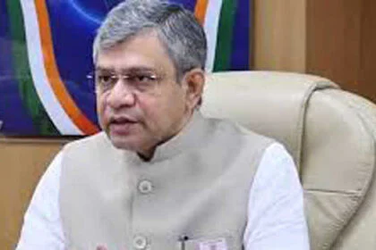 मंत्रिमंडल ने ग्रुप कैप्टन शुक्ला और इसरो को बधाई दी