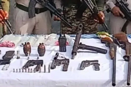 मणिपुर में सुरक्षा बलों ने हथियार बरामद कर दो लोगों को किया गिरफ्तार