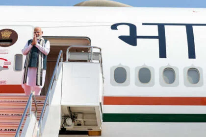 टोक्यो पहुंचे मोदी, हवाई अड्डे पर भव्य स्वागत