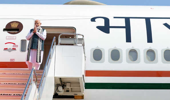 टोक्यो पहुंचे मोदी, हवाई अड्डे पर भव्य स्वागत