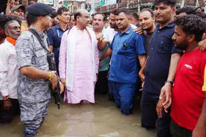 बिरला ने बूंदी जिले में बाढ़ प्रभावित क्षेत्रों का लिया जायजा