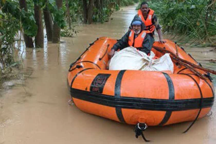 बीएसएफ ने बाढ़ प्रभावित सीमावर्ती गाँवों में समय पर कई लोगों को सुरक्षित निकाला