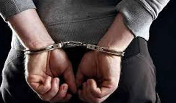 मणिपुर में सुरक्षा बलों ने हथियार और नशीले पदार्थ ज़ब्त कर कई लोगों को गिरफ्तार किया