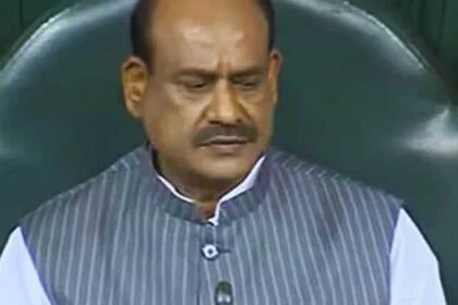 समितियाँ सरकार के साथ मिलकर कार्य करें तो शासन में पारदर्शिता बढ़ेगी : बिरला