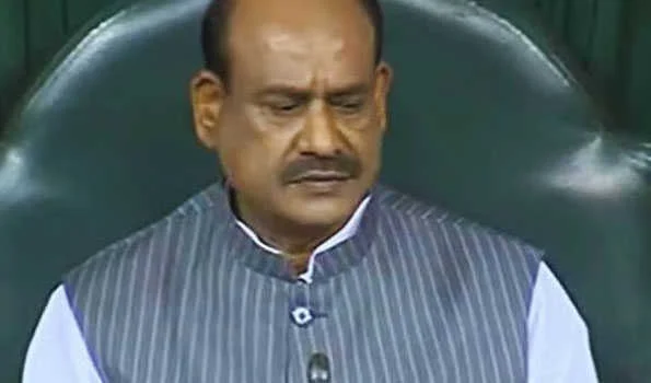 समितियाँ सरकार के साथ मिलकर कार्य करें तो शासन में पारदर्शिता बढ़ेगी : बिरला