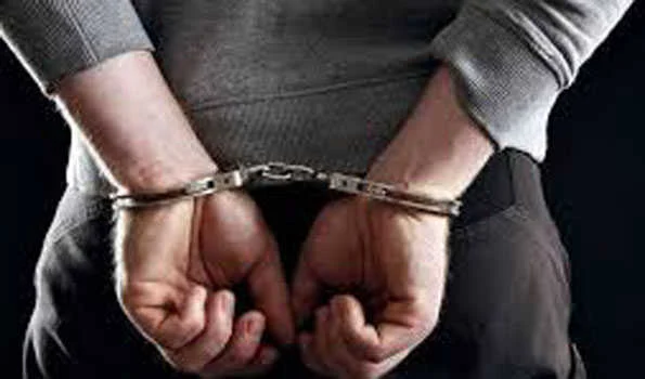 सुरक्षा बलों ने कई उग्रवादियों को गिरफ्तार किया, हथियार-प्रतिबंधित सामान जब्त