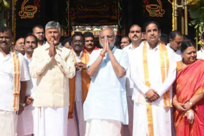 उपराष्ट्रपति ने तिरुमाला मंदिर में पूजा-अर्चना की