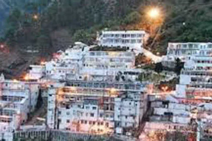 खराब मौसम के कारण वैष्णो देवी यात्रा फिर स्थगित