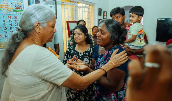 सीतारमण ने करूर भगदड़ पीड़ित परिवारों से मुलाकात कर उन्हें सांत्वना दी