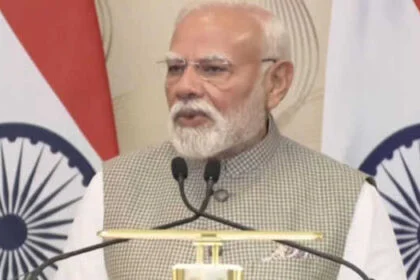 स्वदेशी के मंत्र को बनाना होगा आत्मनिर्भर भारत का आधार : मोदी