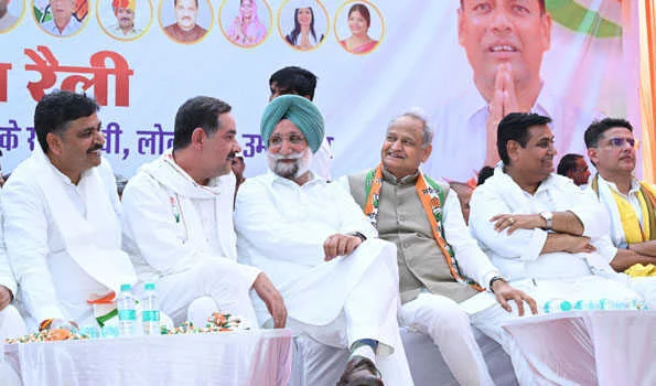 अंता उपचुनाव में प्रत्याशी भाया की नामांकन रैली में शामिल हुए राज्य के दिग्गज कांग्रेस नेता