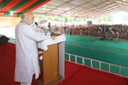 अमित शाह ने भरी हुंकार, ‘छह तारीख को ऐसा वोट करें कि उसका करंट इटली में लगे’