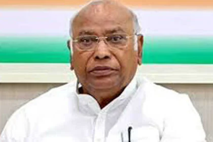 खरगे ने पूरण कुमार की पत्नी को पत्र लिखकर जताया शोक