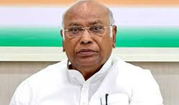 खरगे ने पूरण कुमार की पत्नी को पत्र लिखकर जताया शोक