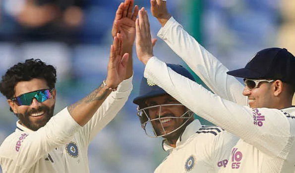 गिल के नाबाद शतक और जडेजा के तीन झटकों से भारत ने कसा शिकंजा