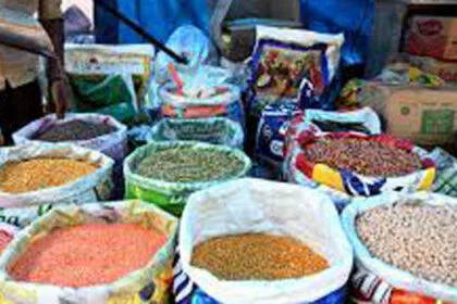 गेहूं-चावल मजबूत, चीनी, दालें नरम, खाद्य तेलों में घटबढ़