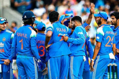 भारतीय गेंदबाजों ने ऑस्ट्रेलिया को 236 पर समेटा