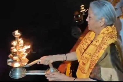 राममंदिर में श्रृंगार आरती में शामिल हुयी सीतारमण