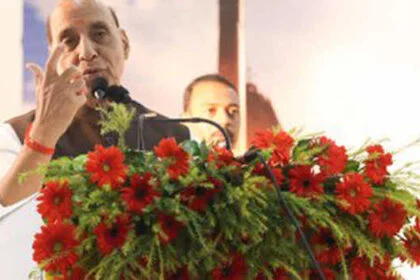 रक्षा क्षेत्र में काम आने वाली दुर्लभ धातु सामग्रियां बनाना भारत के लिए जरूरी: राजनाथ